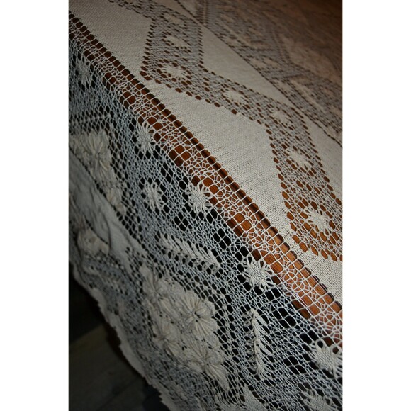 Vintage Crochet Tablecloth Tuscany Lace Cotton - Picture 4 of 6